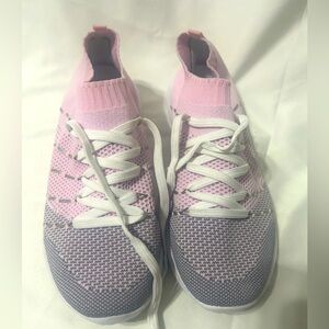 ✨BNWOT✨Size 8 lightweight breathable sneakers